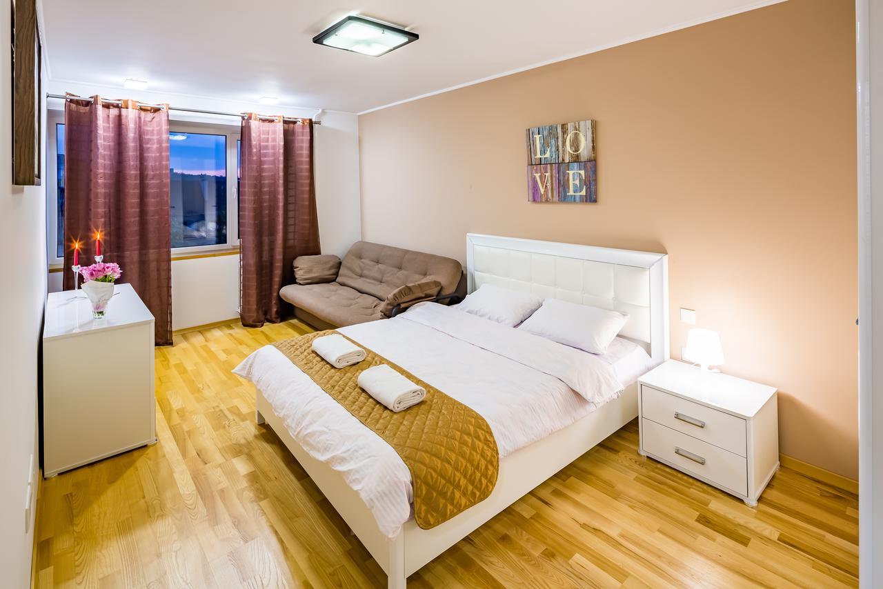 Bv Apartments Svobodu Avenue Лвив Екстериор снимка